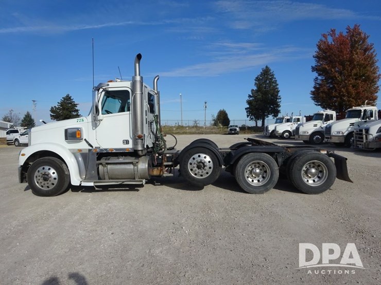 2018-freightliner-coronado-day-cab-glider-truck-(pz13985,-unit-775)-image-38