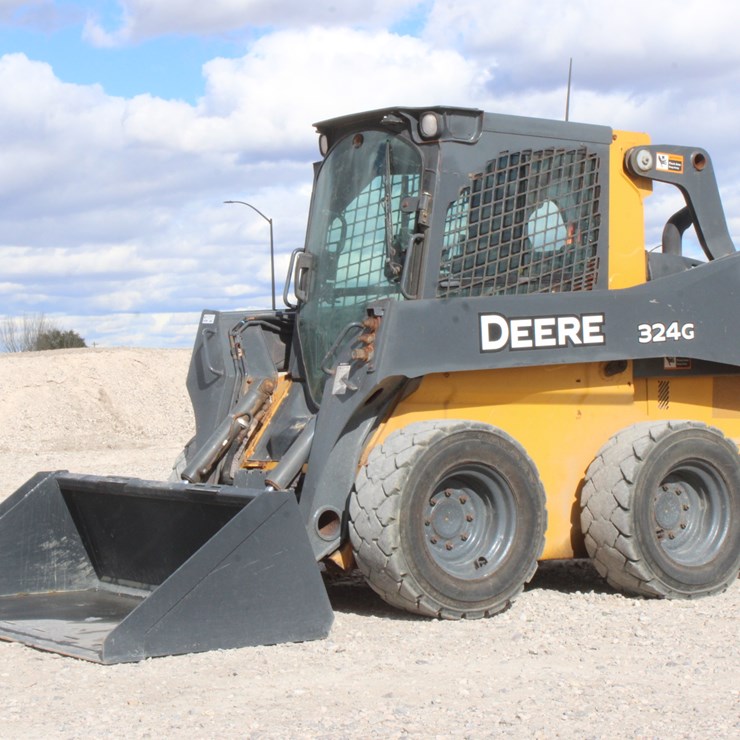 DEERE 324G