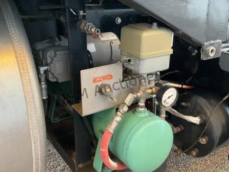 2008-international-7400-image-14