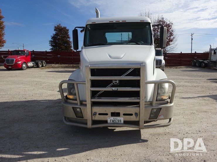 2007-volvo-vnl-day-cab-truck-(pz13987,-unit-110)-image-6