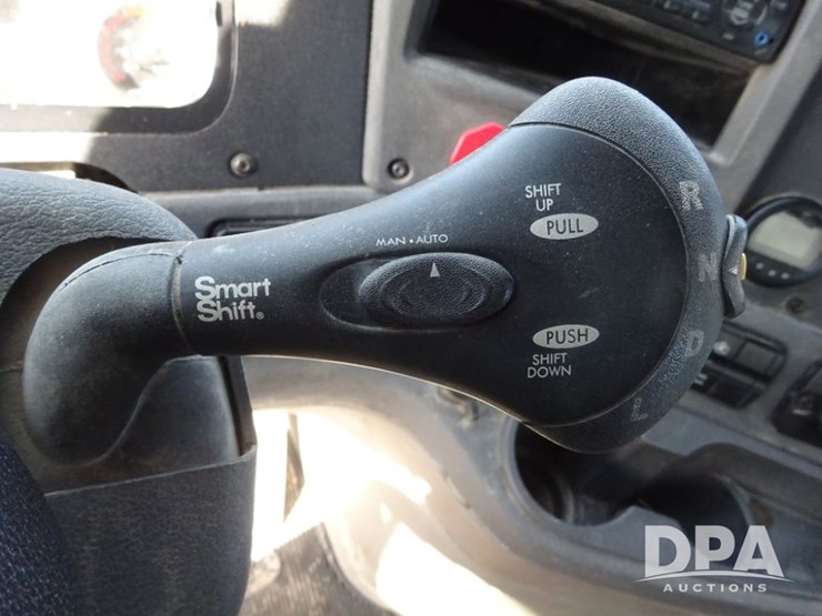 2018-freightliner-cascadia-day-cab-truck-(pz13986,-unit-405)-image-86