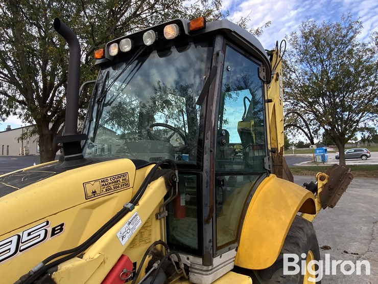 2005-new-holland-b95b-image-13