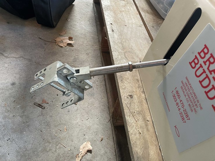 #6617-•-rv-tow-car-brake-system-image-11