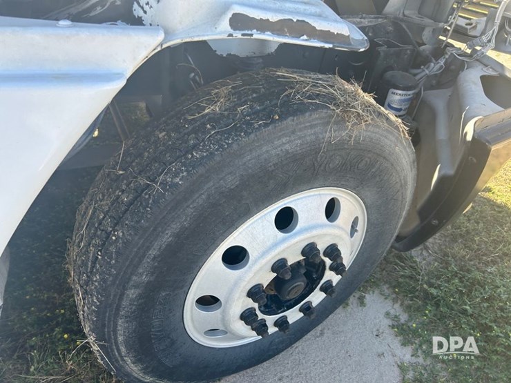 2006-freightliner-century-dry-truck-(cp1180-unit-16052)-image-22