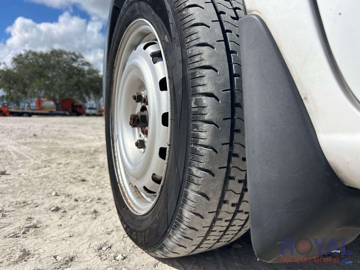 2019-nissan-nv200-image-22