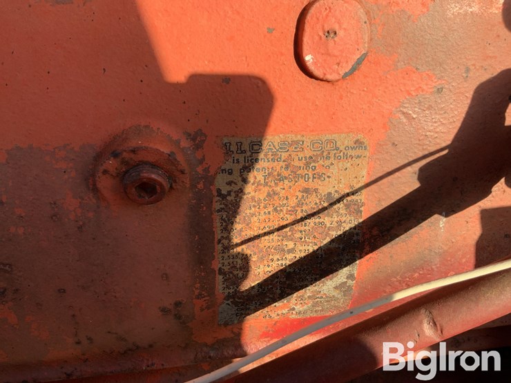 case-1032-2wd-tractor-image-11