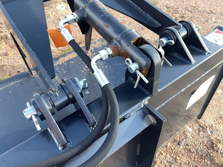 #4050-•-84"-smooth-faced-grapple-bucket-attachment-image-8