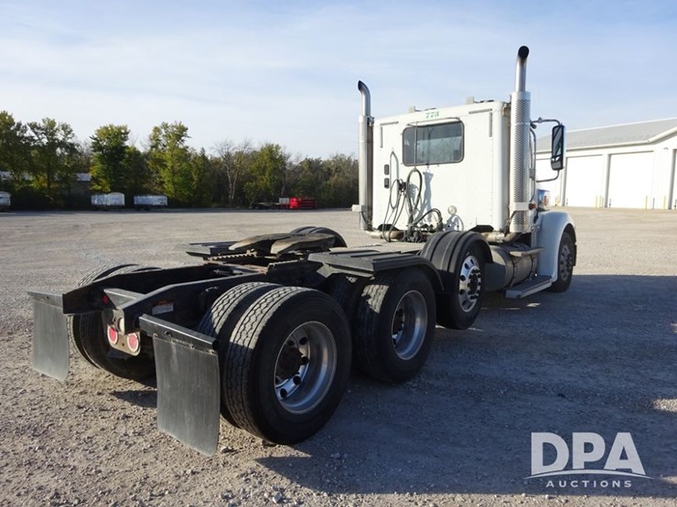 2018-freightliner-coronado-day-cab-glider-truck-(pz13996,-unit-773)-image-18