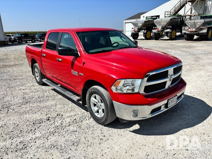 2017-ram-1500-slt-image-1