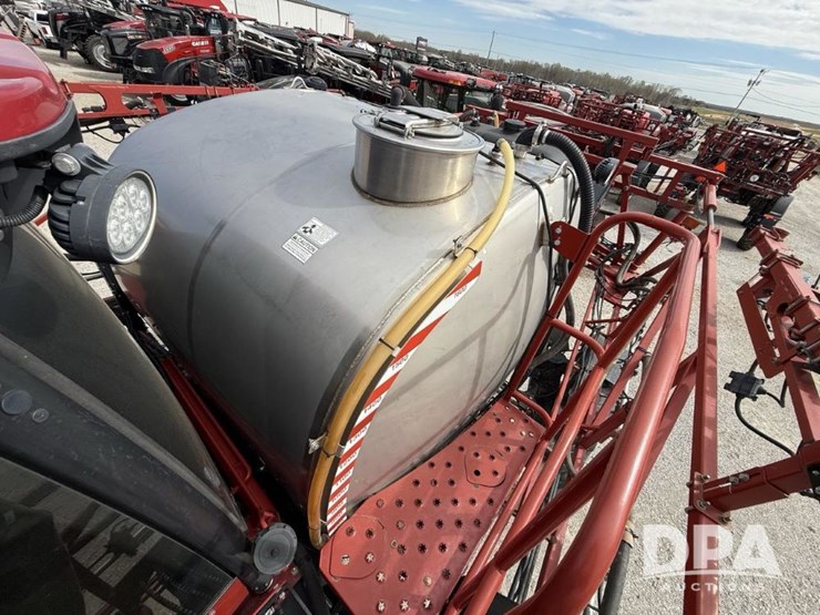 2020-case-ih-trident-5550-image-54