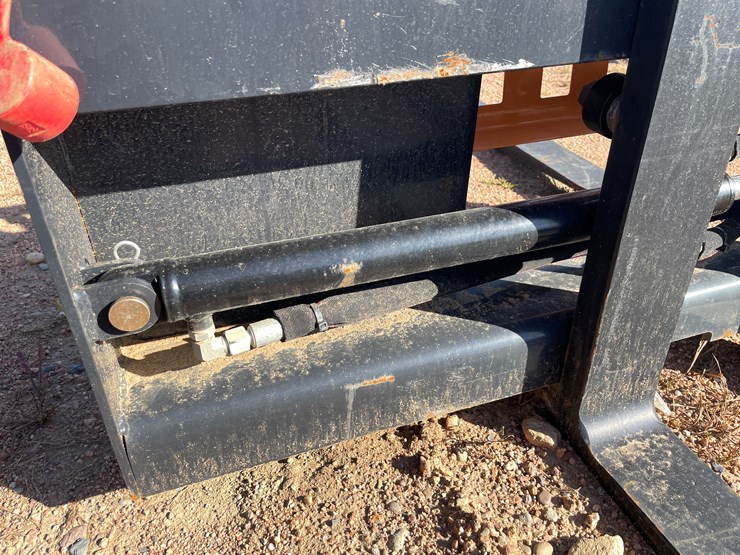 #4089-•-wolverine-pallet-fork-hydraulic-adjustable-attachment-image-10