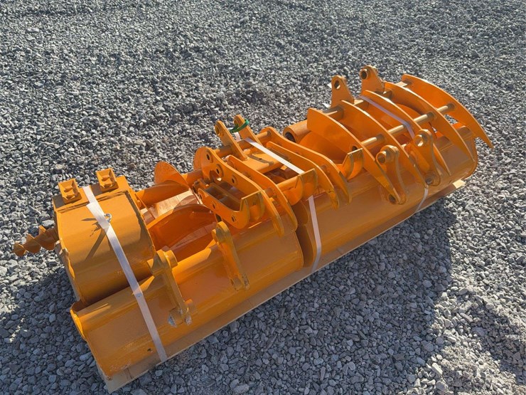 qty-(8)-cat-301-excavator-attachments-image-1