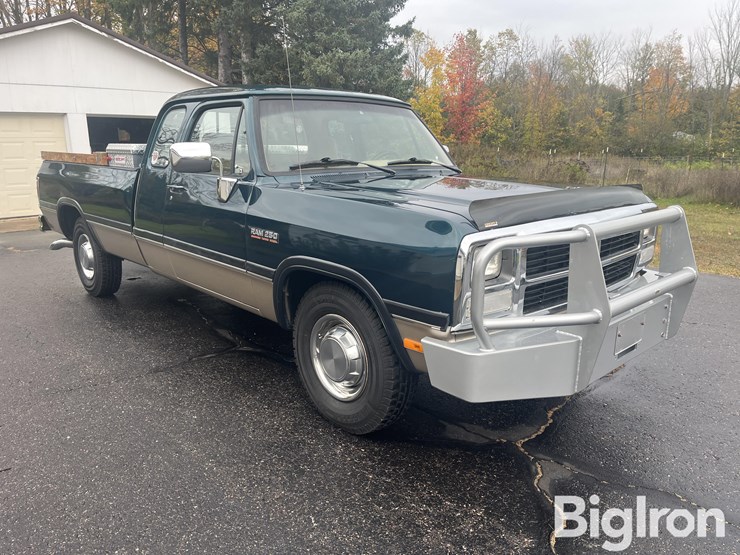 1993-dodge-ram-250-image-3