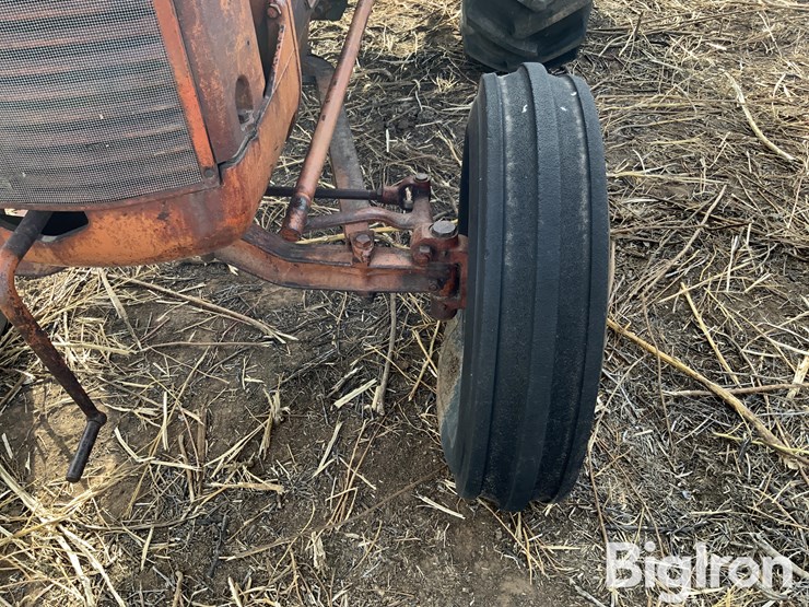 case-la-2wd-tractor-image-20