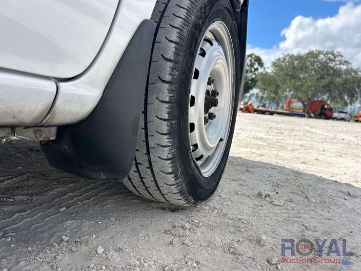 2019-nissan-nv200-image-24