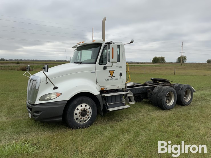 2010-international-prostar-image-1