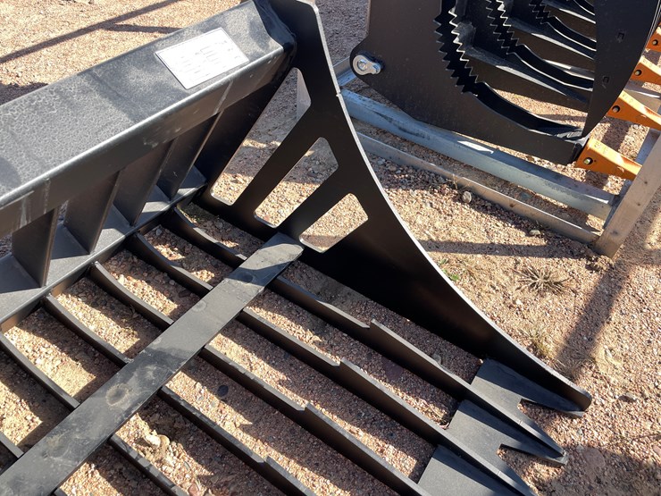 #4110-•-78"-rock-bucket-attachment-image-6