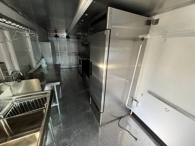 2006-freightliner-mt45-image-39