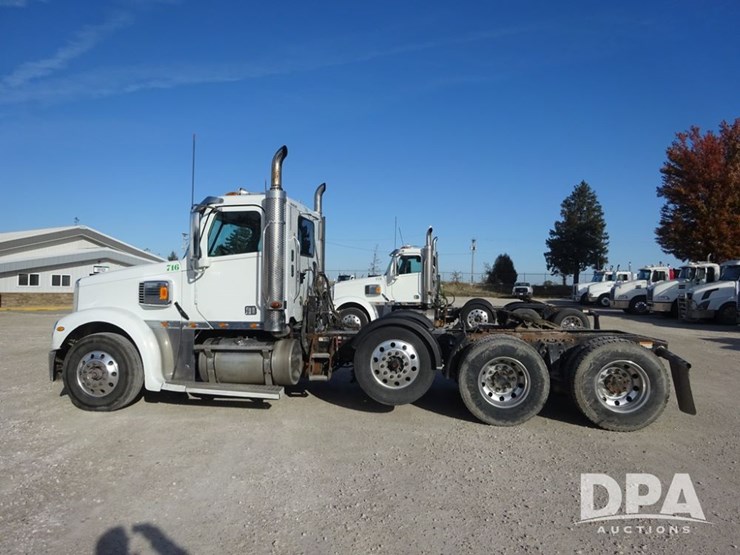 2016-freightliner-coronado-day-cab-glider-truck-(pz13983,-unit-716)-image-37