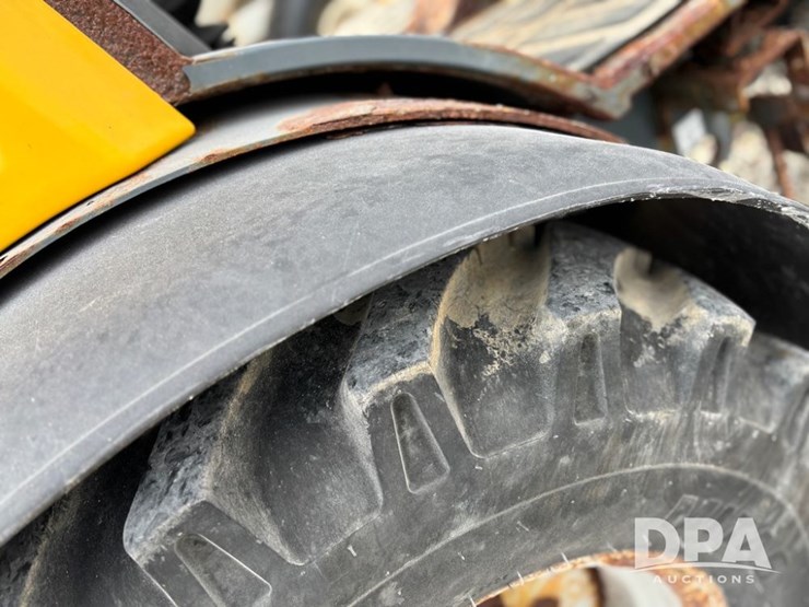 2018-gehl-750-image-28