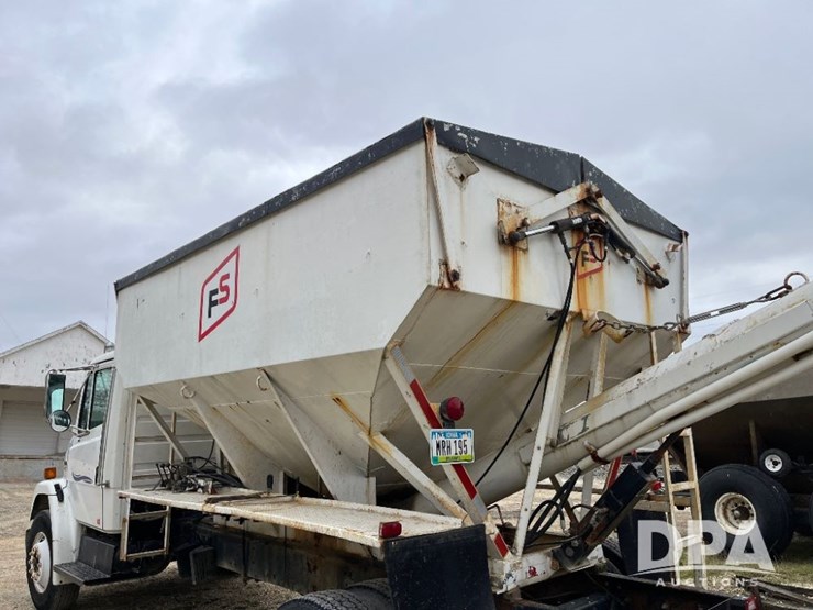 1995-freightliner-fl70-image-38