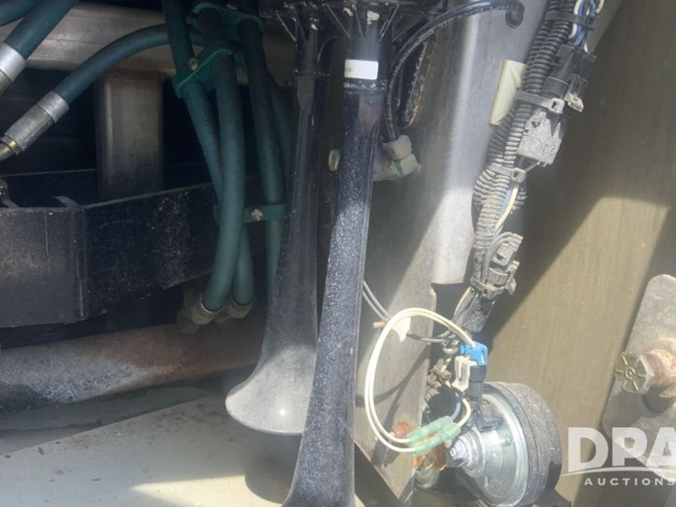 2001-mci-102-el3-image-40