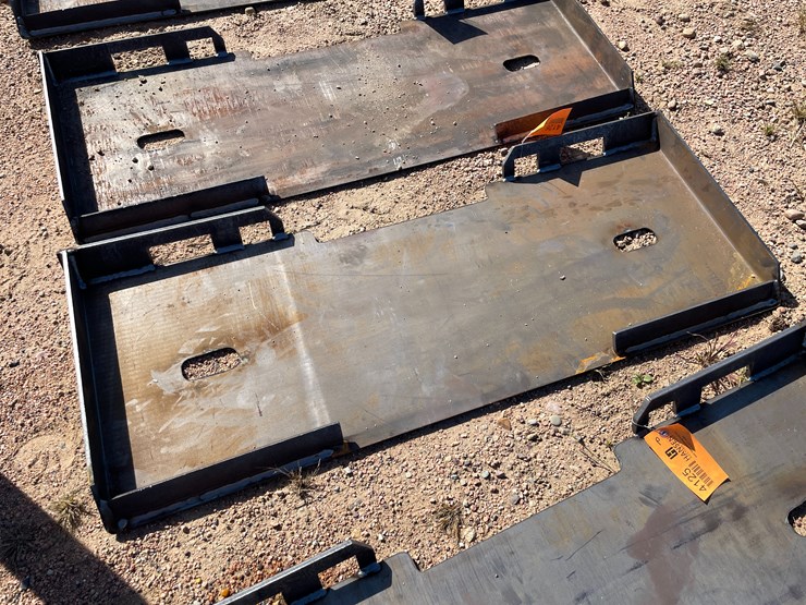 #4126-•-universal-adaptor-plate-image-1