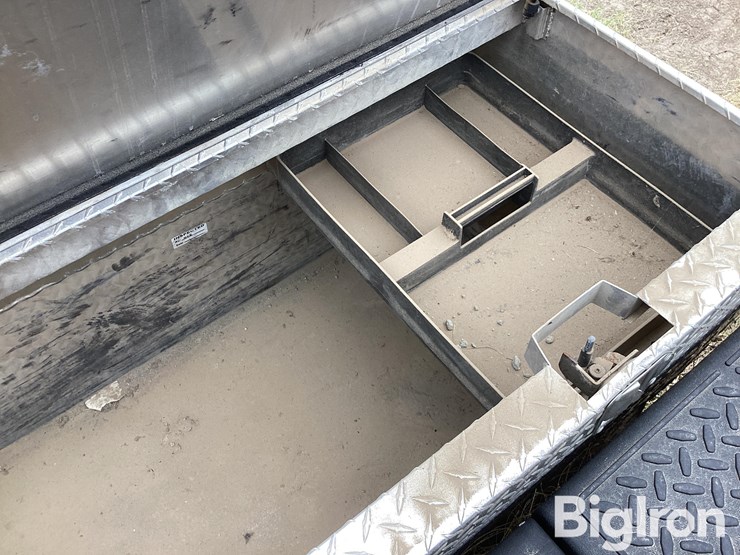 john-deere-24-image-15