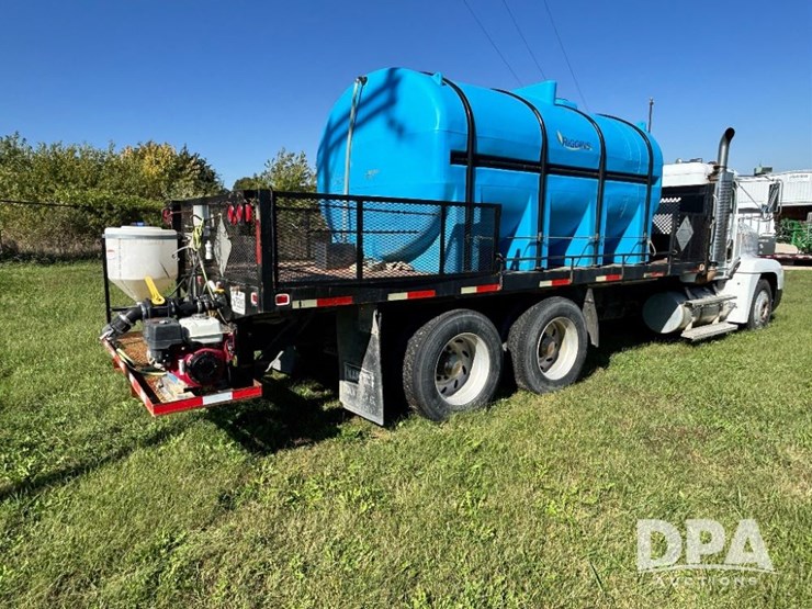 1993-freightliner-fld120-image-6