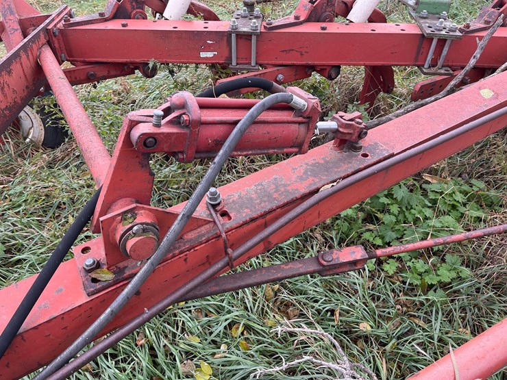 international-710-image-6