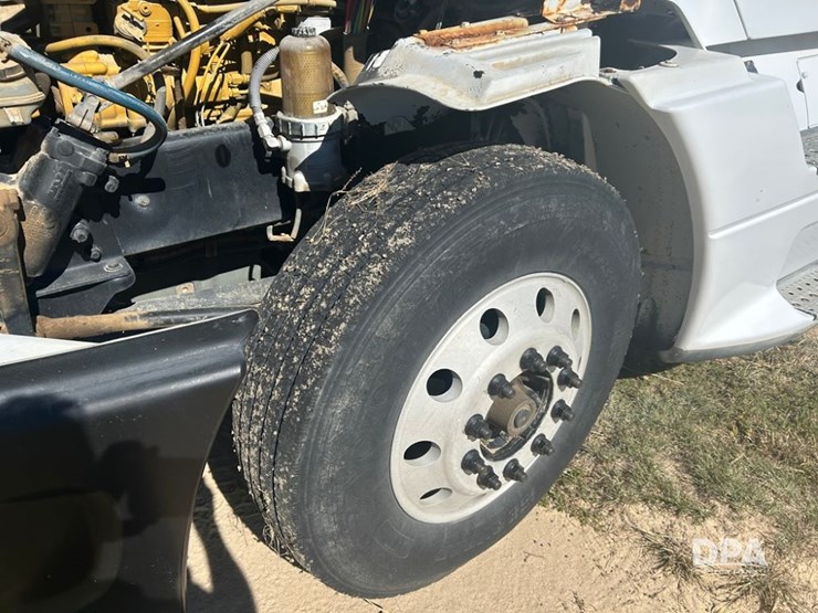 2006-freightliner-century-dry-truck-(cp1180-unit-16052)-image-10