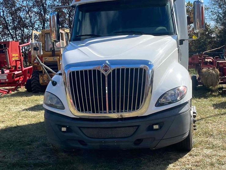 2016-international-prostar-image-2