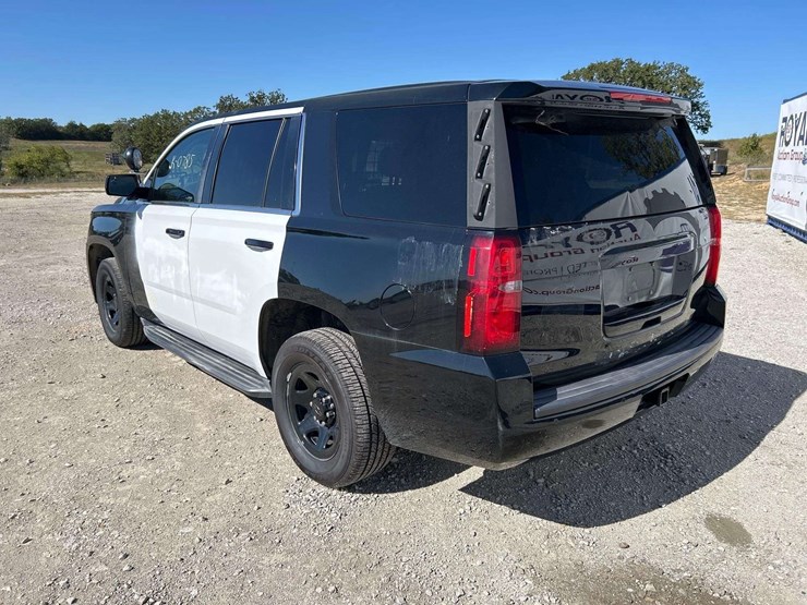 2016-chevrolet-tahoe-image-2