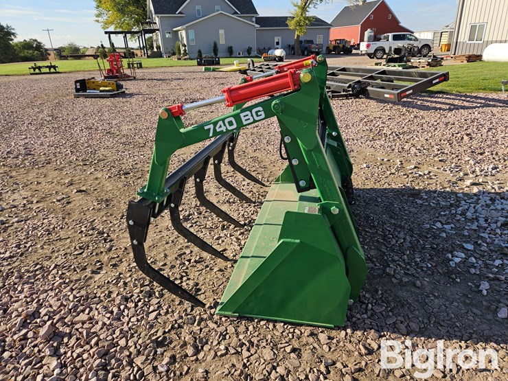 2025-john-deere-740-image-6