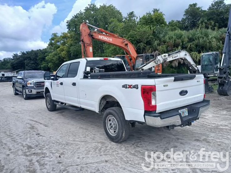 2017-ford-f250-xl-image-2