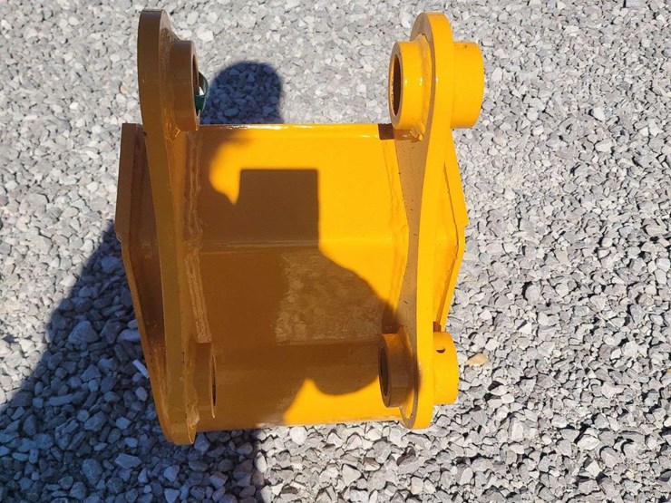 excavator-bucket.-12"-wide.-image-3