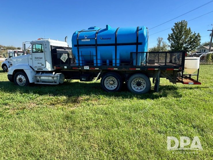 1993-freightliner-fld120-image-12