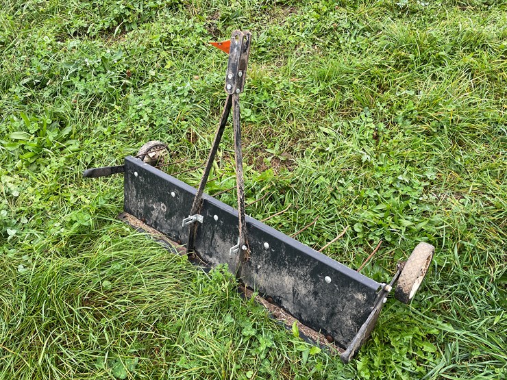 #8124-•-lawn-aerator-image-5