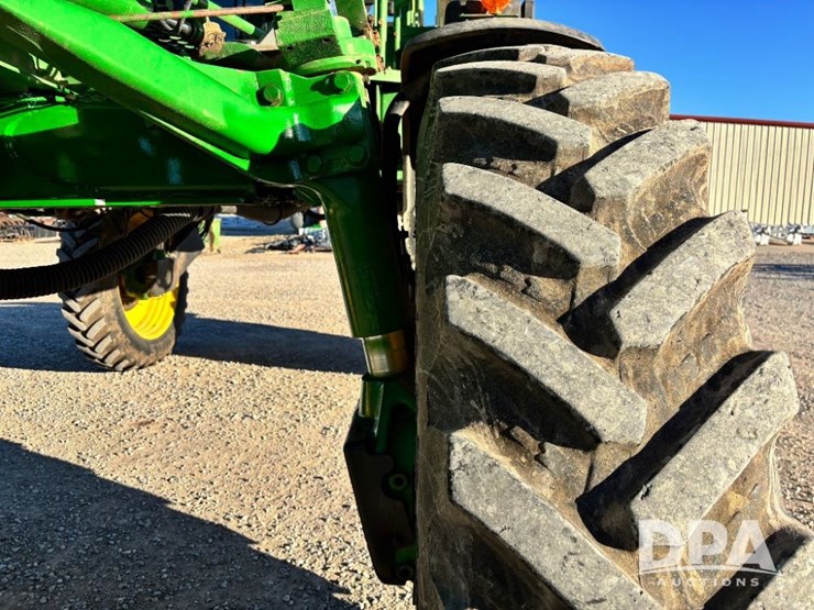 2013-john-deere-4830-image-46