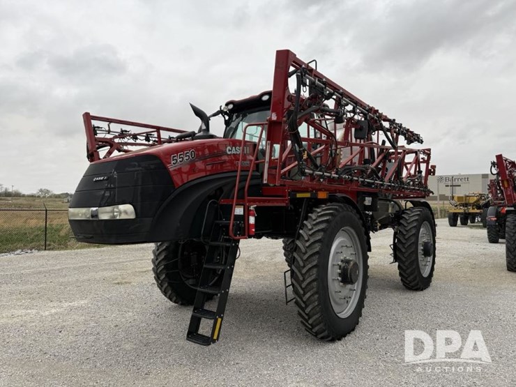 2020-case-ih-trident-5550-image-1