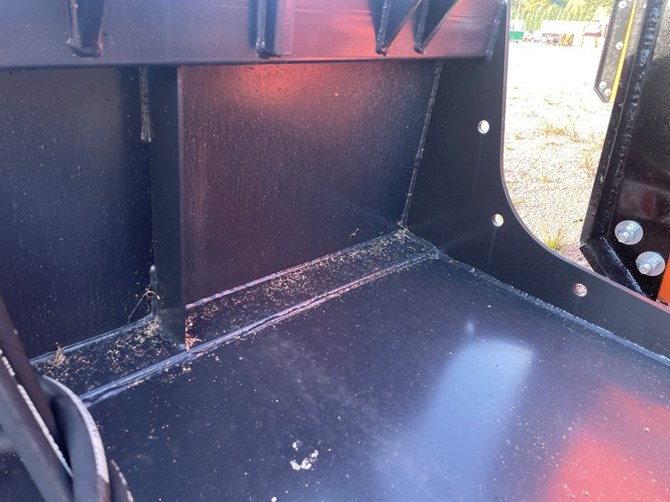 #4050-•-84"-smooth-faced-grapple-bucket-attachment-image-13