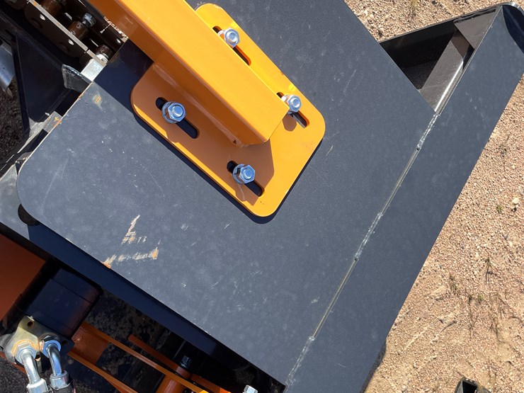 #4096-•-wolverine-hydraulic-trencher-attachment-image-2