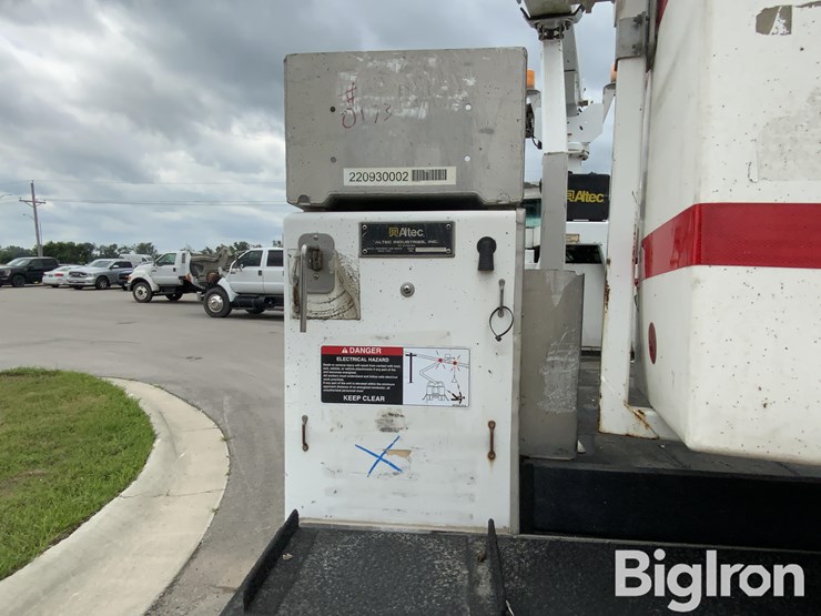 2009-chevrolet-c4500-kodiak-4x4-bucket-truck-image-19