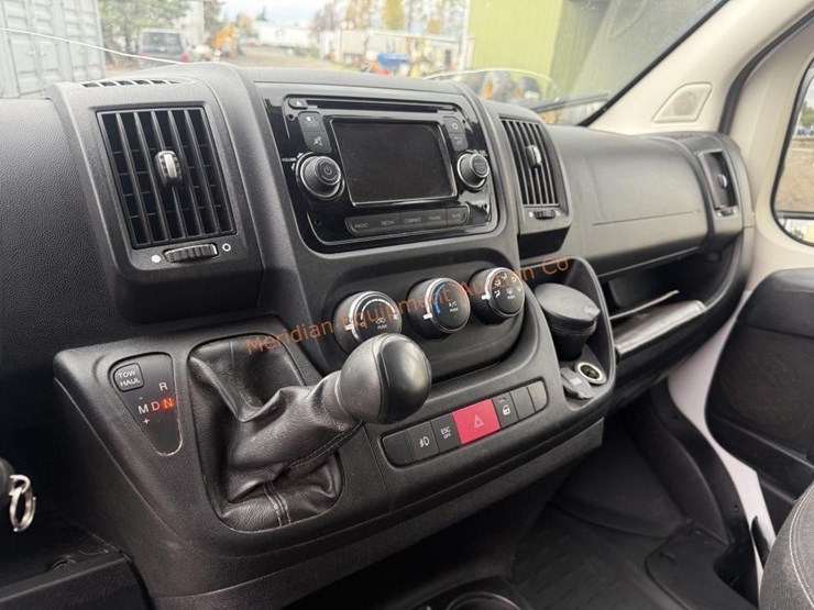 2015-dodge-ram-2500-image-34