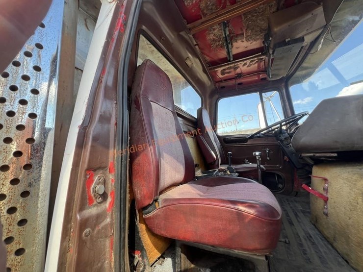 1979-ford-9000-image-21