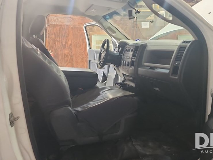 2012-dodge-ram-5500-image-31