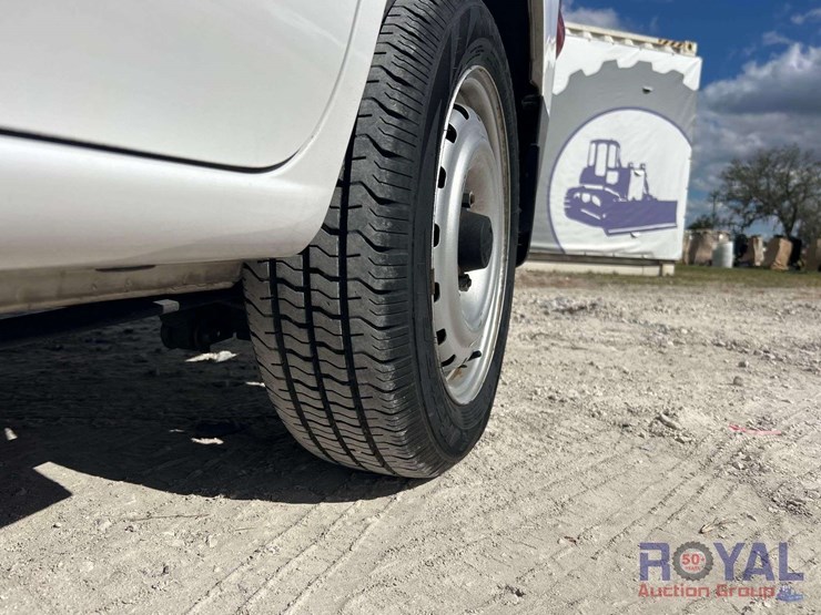 2019-nissan-nv200-image-23