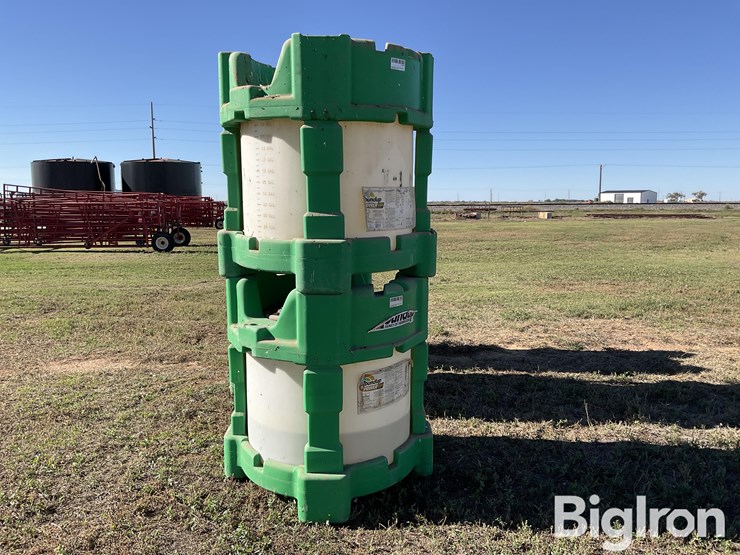 monsanto-120-gallon-liquid-fertilizer-poly-shuttles-image-6