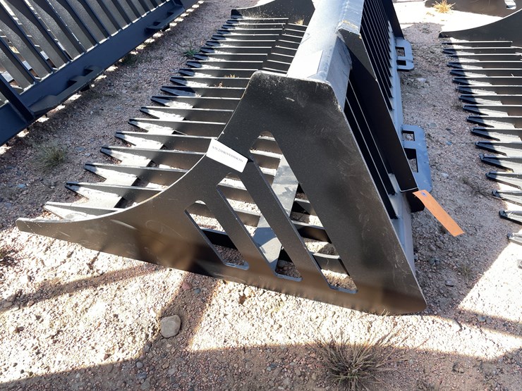 #4109-•-66"-rock-bucket-attachment-image-7