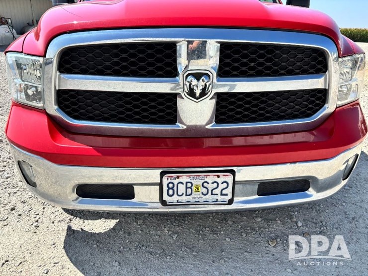 2017-ram-1500-slt-image-16